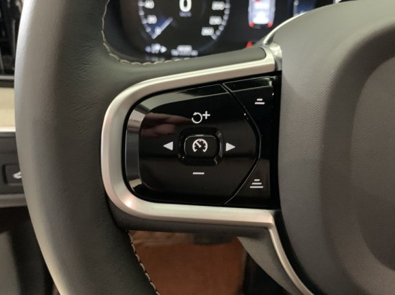 Volvo XC60 inscription 2020 - Bán xe cực sang, máy xăng nhập khẩu, biển thành phố, có trả góp