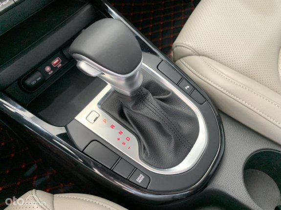 Kia Cerato 1.6 AT Luxury 2020 - Xe màu đỏ, cực mới, bao check hãng, có trả góp