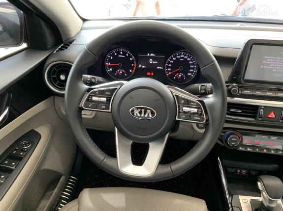 Kia Cerato 1.6 AT Luxury 2020 - Xe màu đỏ, cực mới, bao check hãng, có trả góp