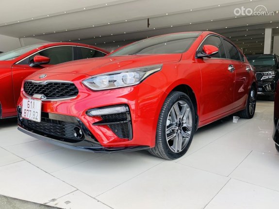 Kia Cerato 1.6 AT Luxury 2020 - Xe màu đỏ, cực mới, bao check hãng, có trả góp