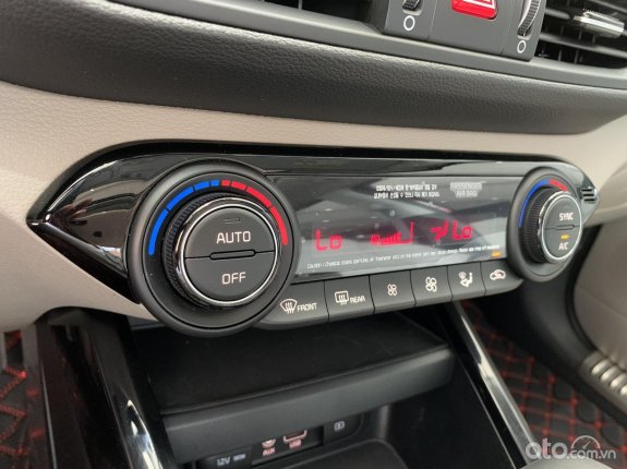 Kia Cerato 1.6 AT Luxury 2020 - Xe màu đỏ, cực mới, bao check hãng, có trả góp