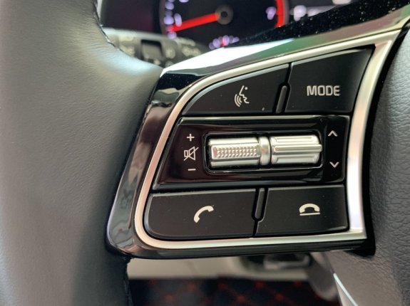 Kia Cerato 1.6 AT Luxury 2020 - Xe màu đỏ, cực mới, bao check hãng, có trả góp