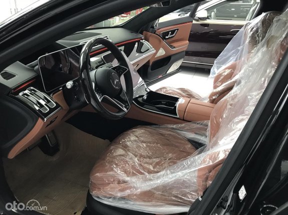 Mercedes-Benz Maybach S580 4Matic 2022 - Xe màu đen, nội thất nâu da bò, cam kết có xe luôn