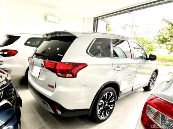 Mitsubishi Outlander 2.0 CVT 2020 - Model 2021 - full options