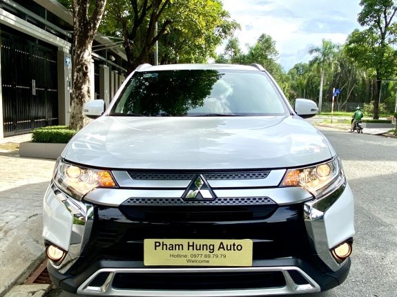 Mitsubishi Outlander 2.0 CVT 2020 - Model 2021 - full options
