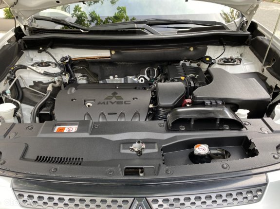 Mitsubishi Outlander 2.0 CVT 2020 - Model 2021 - full options