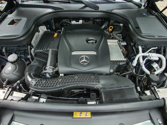 Mercedes-Benz GLC 300 4Matic 2018 - Máy I4 2.0L tăng áp