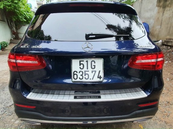Mercedes-Benz GLC 300 4Matic 2018 - Máy I4 2.0L tăng áp