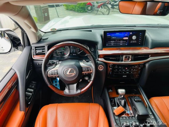 Lexus LX 570 2018 - Siêu đẹp, xe đi giữ gìn như mới