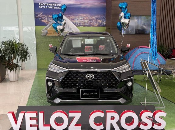 Toyota Veloz Cross 1.5 CVT 2022 - Chương trình tháng 5 hấp dẫn nhất, sẵn xe, giao ngay, hỗ trợ trả góp 85%, tư vấn phong thủy chọn xe ngon, rẻ
