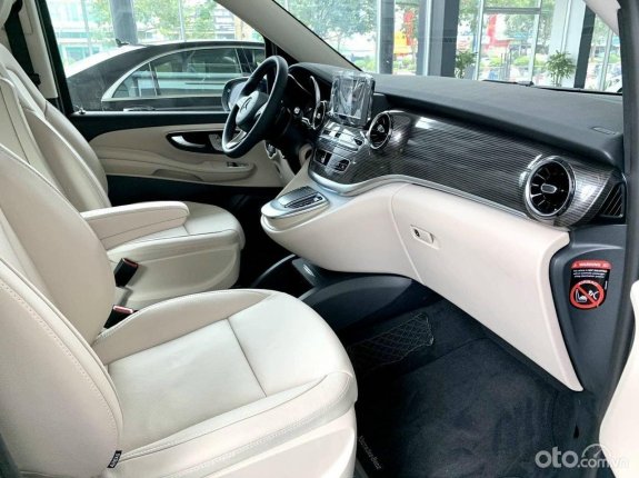 Mercedes-Benz V250 Luxury 2023 - Xe MPV 7 chỗ - Xe nhiều màu, giao ngay, hỗ trợ trả góp lãi suất thấp