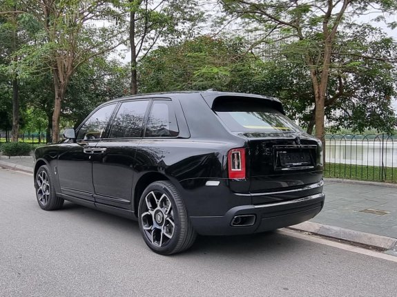 Rolls-Royce Cullinan V12 2022 - Mới 100% xe có luôn