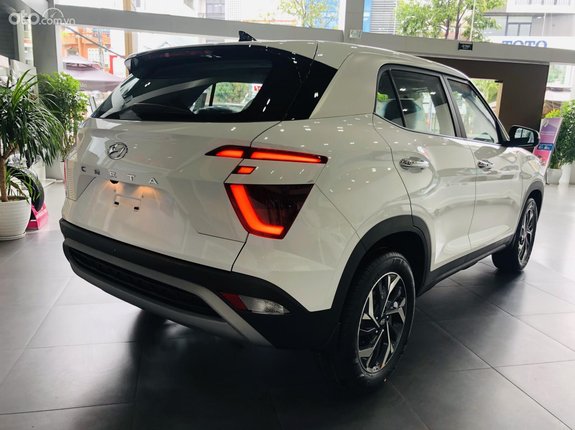 Hyundai Creta 1.5L Tiêu chuẩn 2022 - Giao ngay tháng 05, nhận xe chỉ với 200tr, vay tối đa 85%, có quà liền tay, phụ kiện theo xe