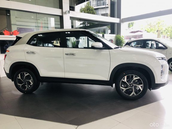 Hyundai Creta 1.5L Tiêu chuẩn 2022 - Giao ngay tháng 05, nhận xe chỉ với 200tr, vay tối đa 85%, có quà liền tay, phụ kiện theo xe