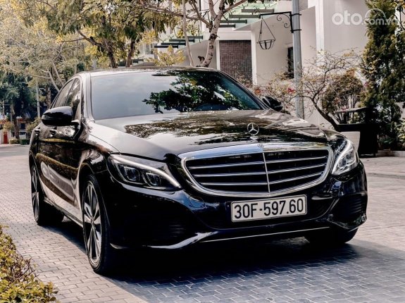 Mercedes-Benz C250 Exclusive 2017 - Cực đẹp và chất. Trả góp 250tr nhận xe đi luôn