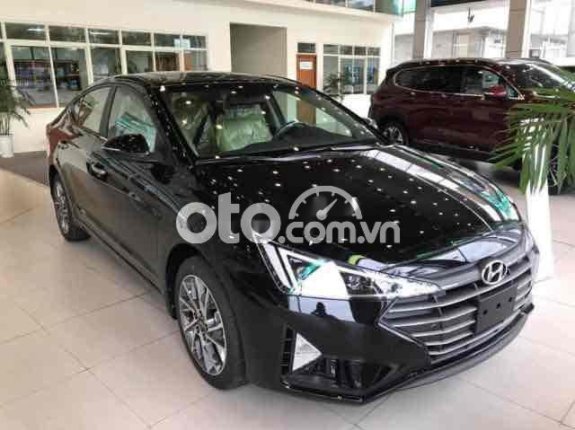 Hyundai Elantra giá cực tốt + giảm 50% thuế