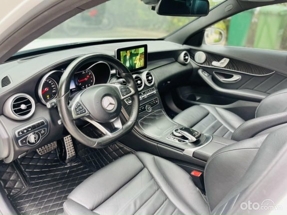Mercedes-Benz C300 AMG 2016 - Xe ngon chất. Trả góp 250tr nhận xe luôn