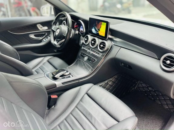 Mercedes-Benz C300 AMG 2016 - Xe ngon chất. Trả góp 250tr nhận xe luôn