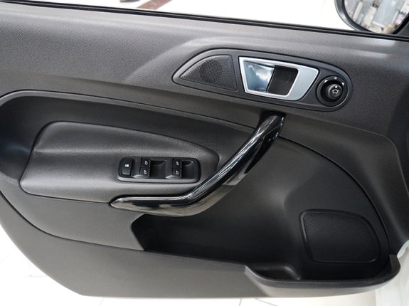 Ford Fiesta Titanium 1.0 AT EcoBoost 2014 - Màu trắng giá hữu nghị