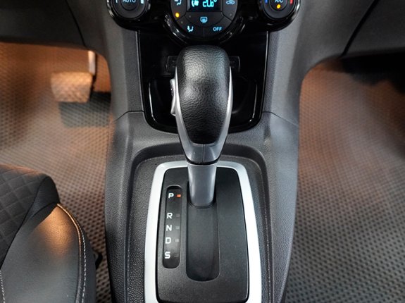 Ford Fiesta Titanium 1.0 AT EcoBoost 2014 - Màu trắng giá hữu nghị