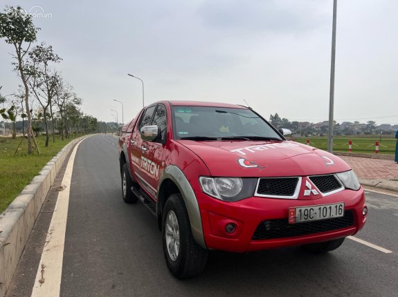 Mitsubishi Triton 2011 - Số tự động 2 cầu máy dầu, xe gia đình giá tốt 320tr