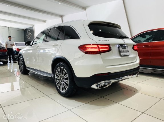 Mercedes-Benz GLC 250 4Matic 2018 - Cần bán xe biển thành phố, xe siêu đẹp, có trả góp