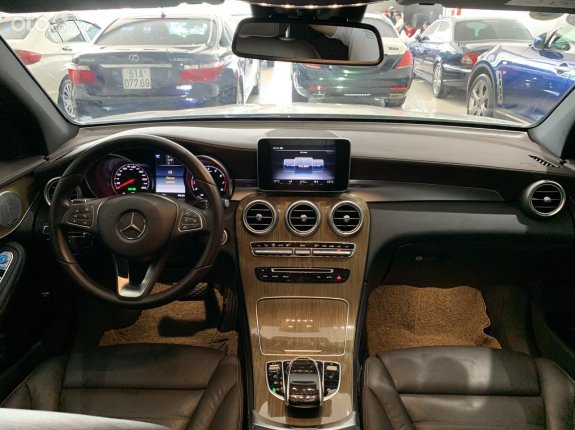 Mercedes-Benz GLC 250 4Matic 2018 - Cần bán xe biển thành phố, xe siêu đẹp, có trả góp
