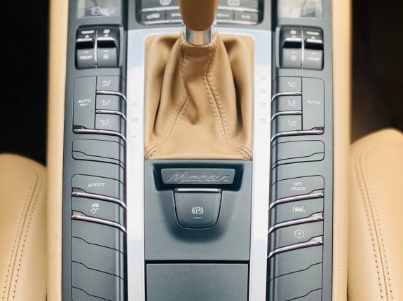 Porsche Macan tiêu chuẩn 2016 - Model 2017, up full phom 2021, giá 2 tỷ 850tr