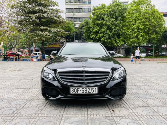 Mercedes-Benz C250 Exclusive 2018 - Xe màu đen sang trọng, giá chỉ 1 tỷ 259tr