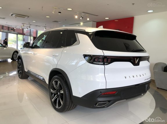 VinFast LUX SA2.0 Tiêu chuẩn 2022 - Thanh toán 3 Voucher - Duy nhất Hỗ trợ "đổi cũ lấy mới" giá cao + tặng thêm đến 30 triệu.