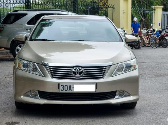 Toyota Camry 2.0E 2014 - Tư nhân 1 chủ từ đầu