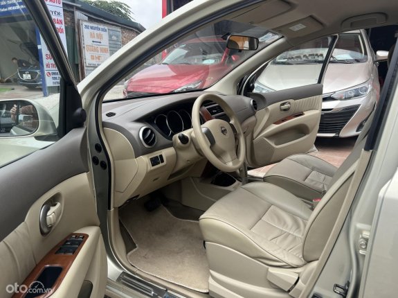 Nissan Grand livina 1.5 AT 2011 - Tư nhân 1 chủ sử dụng