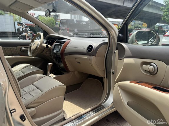 Nissan Grand livina 1.5 AT 2011 - Tư nhân 1 chủ sử dụng