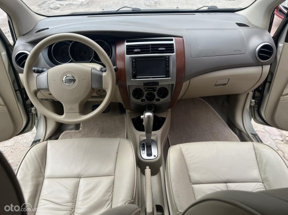 Nissan Grand livina 1.5 AT 2011 - Tư nhân 1 chủ sử dụng
