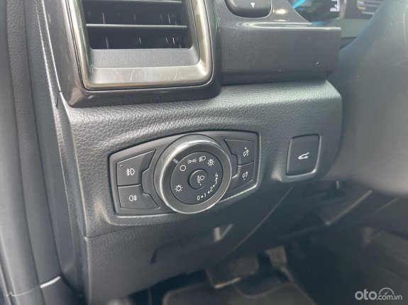 Ford Everest Titanium 2.0 AT 4x2 2021 - Chú ý xe siêu lướt, máy zin - Tặng 12 lần rửa xe, thay dầu cho chủ mới