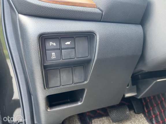 Honda CR-V 1.5 L 2019 - Xe màu xanh rêu