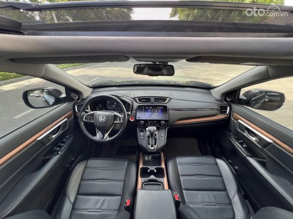 Honda CR-V 1.5 L 2019 - Xe màu xanh rêu