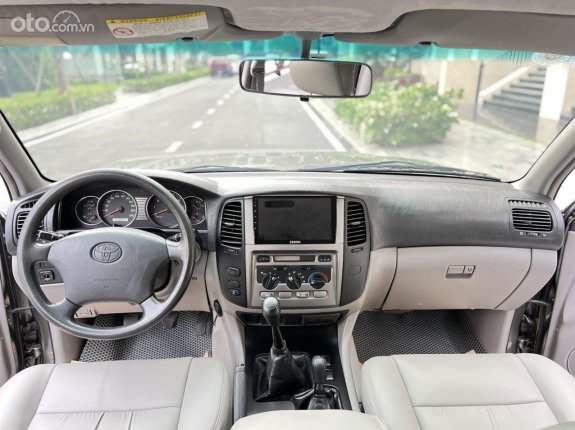 Toyota Land Cruiser 2005 - Xe màu xám