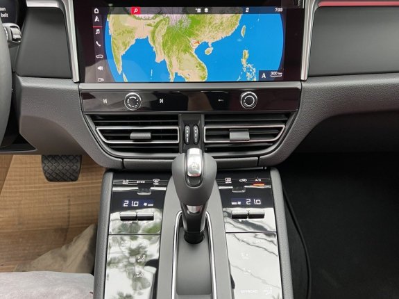 Porsche Macan GTS 2022 - Xe mới 100%, xe sẵn giao ngay