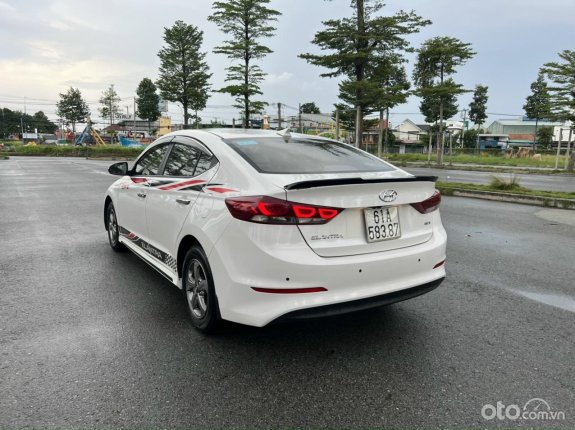 Hyundai Elantra 1.8 MT 2018 - Odo 2 vạn kilomet xịn