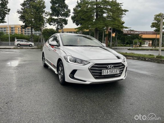 Hyundai Elantra 1.8 MT 2018 - Odo 2 vạn kilomet xịn