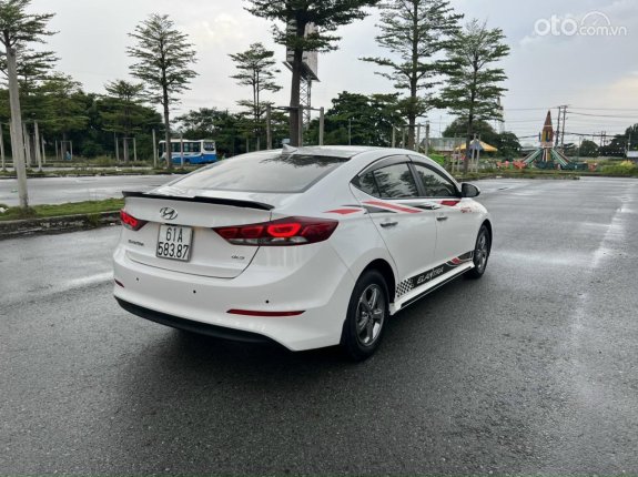 Hyundai Elantra 1.8 MT 2018 - Odo 2 vạn kilomet xịn