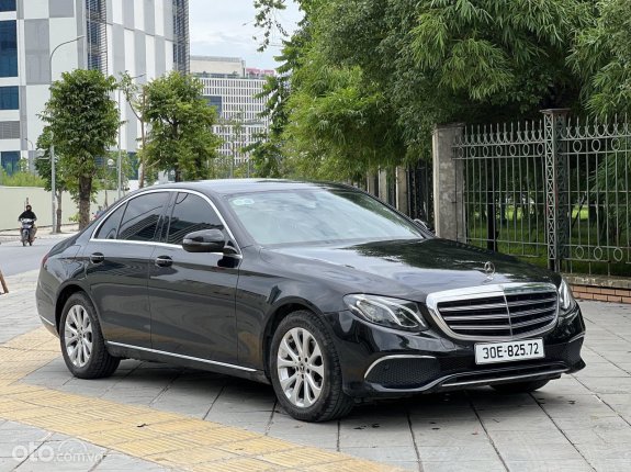 Mercedes-Benz E200 E200 2017 - Xe màu đen nội thất nâu