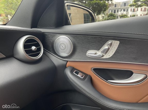 Mercedes-Benz C300 AMG 2021 - Siêu lướt