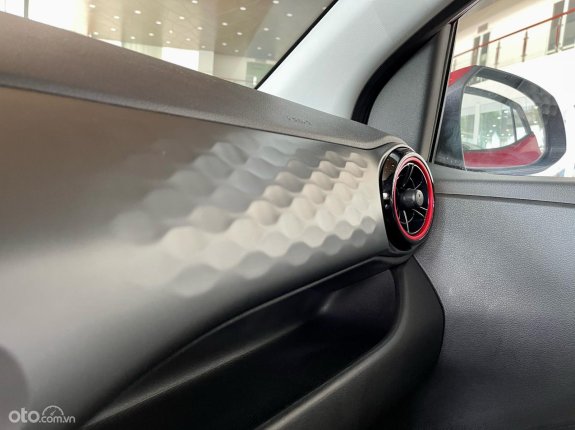 Hyundai Grand i10 Hatchback 1.2 AT 2022 - Giảm 15tr tiền mặt vào giá xe