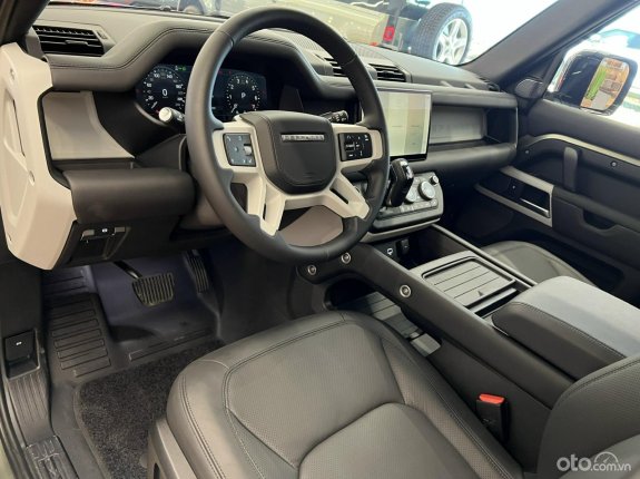 Land Rover Defender 2.0 110HSE 2025 - Xe trang bị cao cấp nhập khẩu chính hãng mới, giá tốt nhất. Xe giao ngay