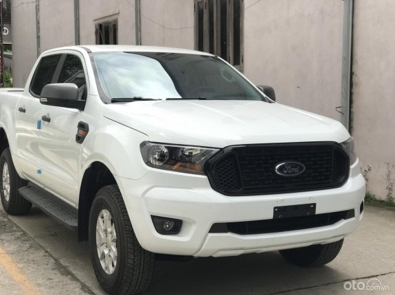 Ford Ranger 2022 - Trắng, giao ngay, đặt ngay giá tốt nhất thị trường, tặng gói phụ kiện, trả trước cần 180 triệu nhận xe. Lh hotline
