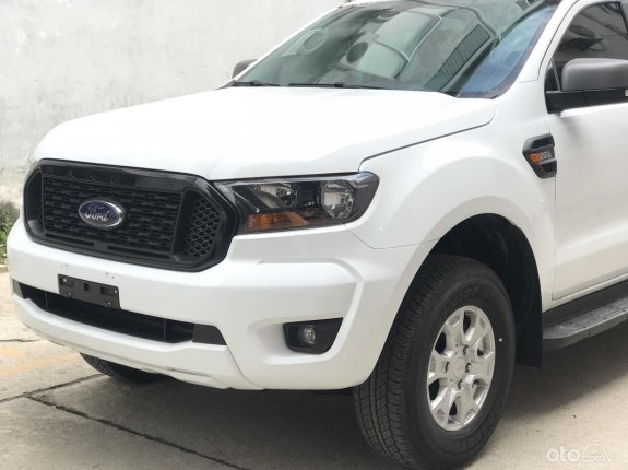 Ford Ranger 2022 - Trắng, giao ngay, đặt ngay giá tốt nhất thị trường, tặng gói phụ kiện, trả trước cần 180 triệu nhận xe. Lh hotline