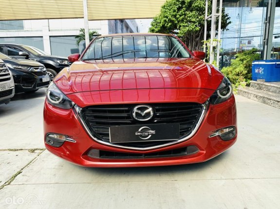 Mazda 3 1.5L Sedan 2018 - Xe màu đỏ, biển thành phố, cực đẹp