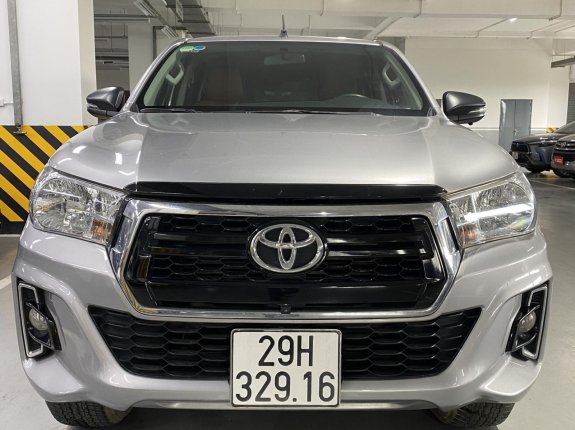 Toyota Hilux 2.4E 4×2 AT 2019 - Xe biển Hà Nội